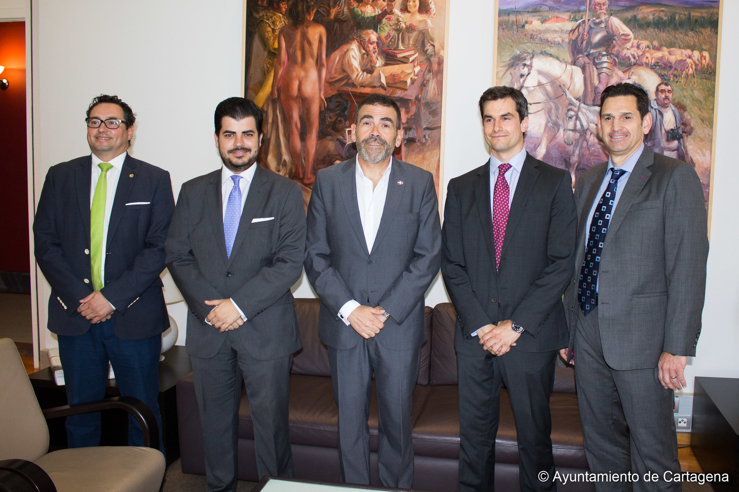 Equipo de OSL Iberia con el alcalde de Cartagena